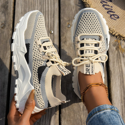 Nova Flex Flyknit Sneakers